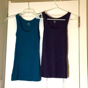 GAP woman’s blue/purple tank tops
